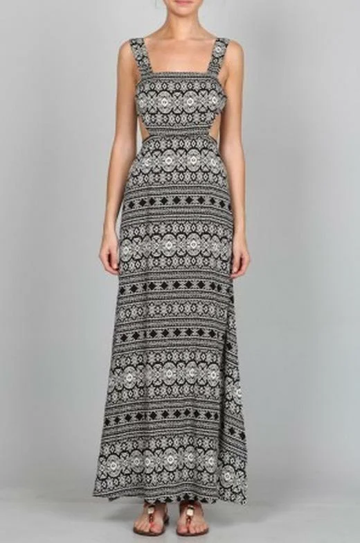 En Créme Black Medallion Print Maxi Dress