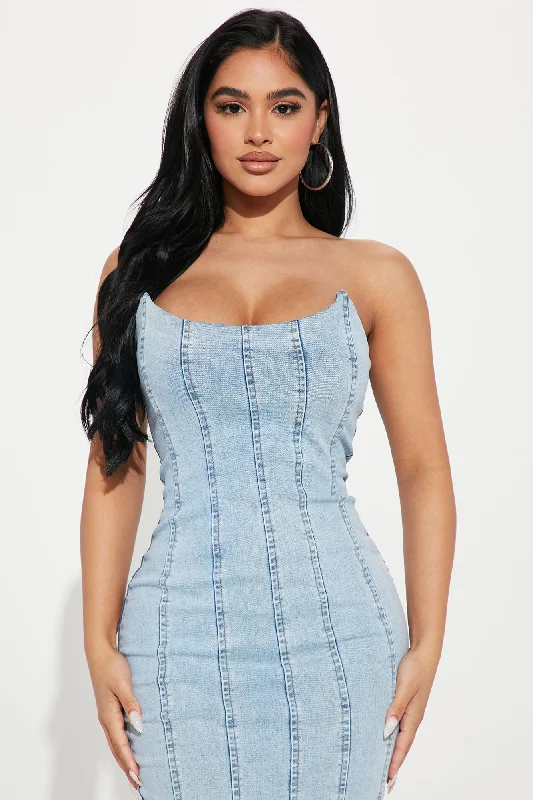 Hottie Denim Midi Dress - Light Wash