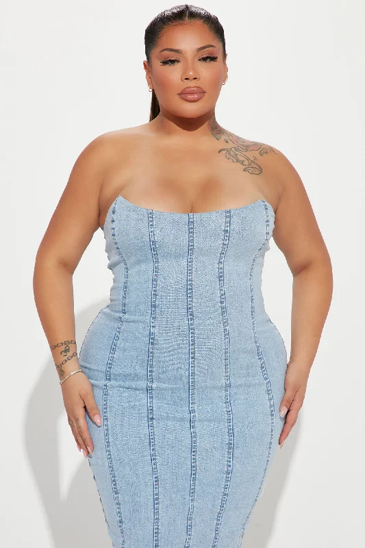 Hottie Denim Midi Dress - Light Wash