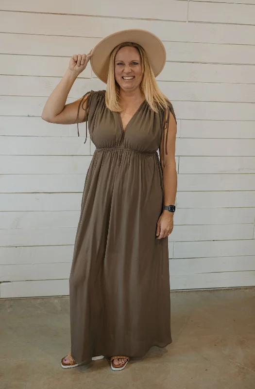 KELCEE RUCHED SLEEVE MAXI DRESS