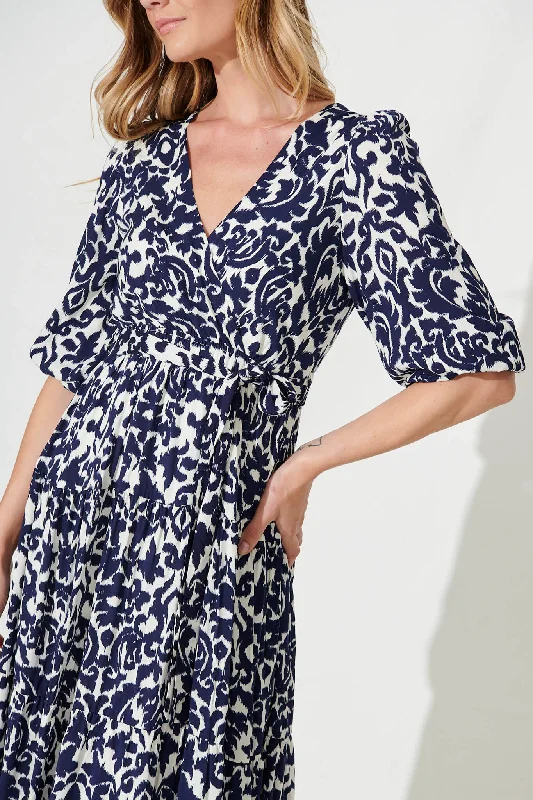 Kintan Dress In White With Navy Print