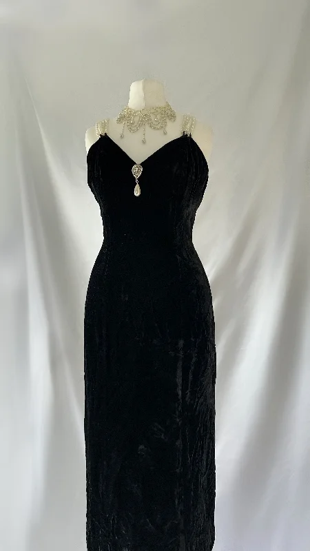 Draped In Pearls Old Hollywood Vintage 90s Crushed Velvet Gown