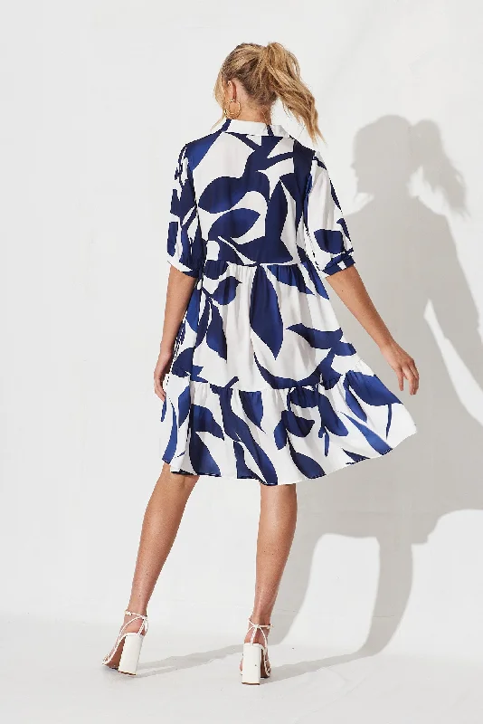 Tamira Smock Dress In White With Navy Print