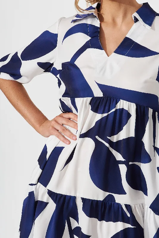 Tamira Smock Dress In White With Navy Print