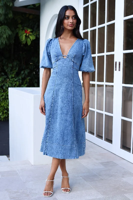 Travel Bites Midi Dress Denim